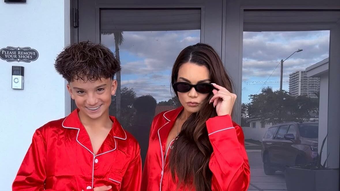 Zuleyka Rivera junto a su hijo SJ Barea