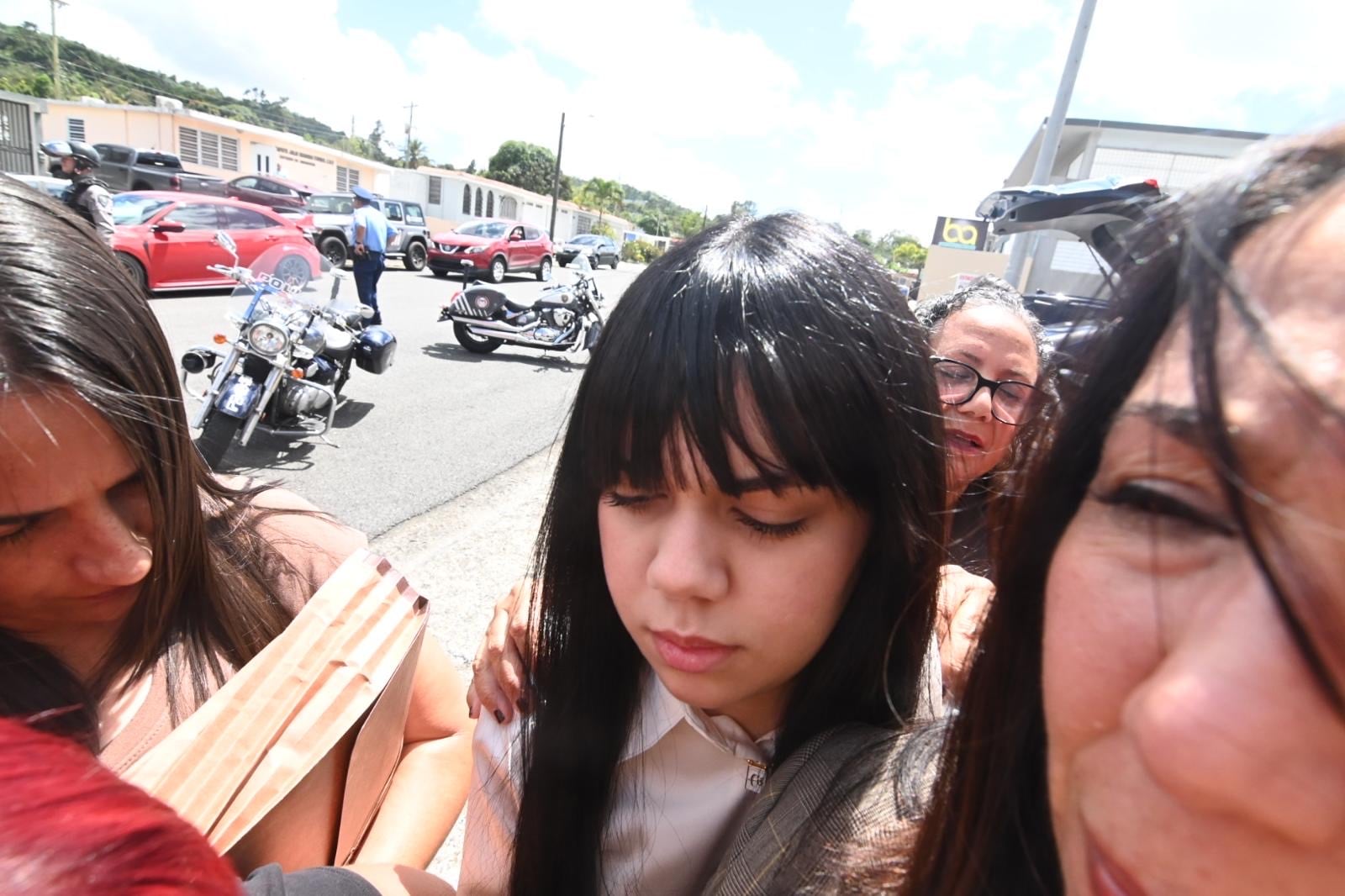 Deniegan petición de medidas de protección a Anthonieska Avilés; deberá usar acceso principal