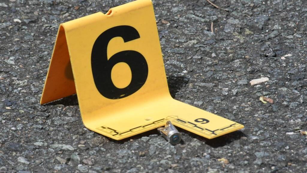 Un hombre fue herido de bala en su residencia en San Germán.