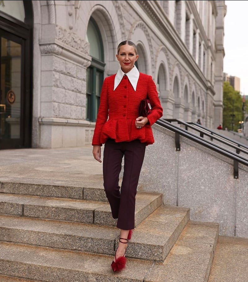 ¿Cómo combinar blusas péplum en temporadas de frío?