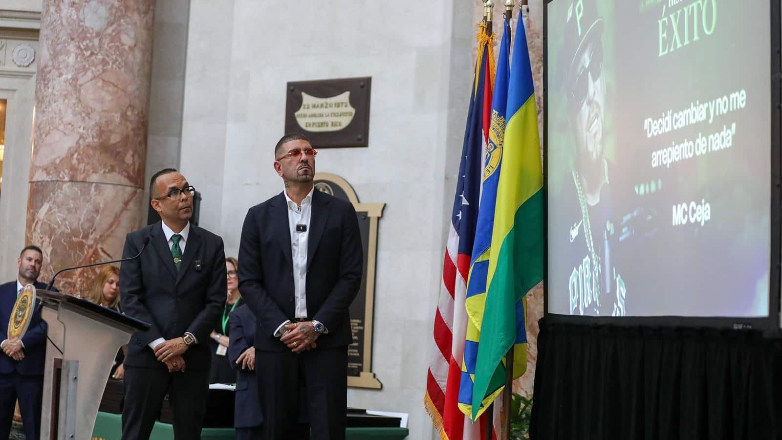 MC Ceja recibe reconocimiento en el Capitolio