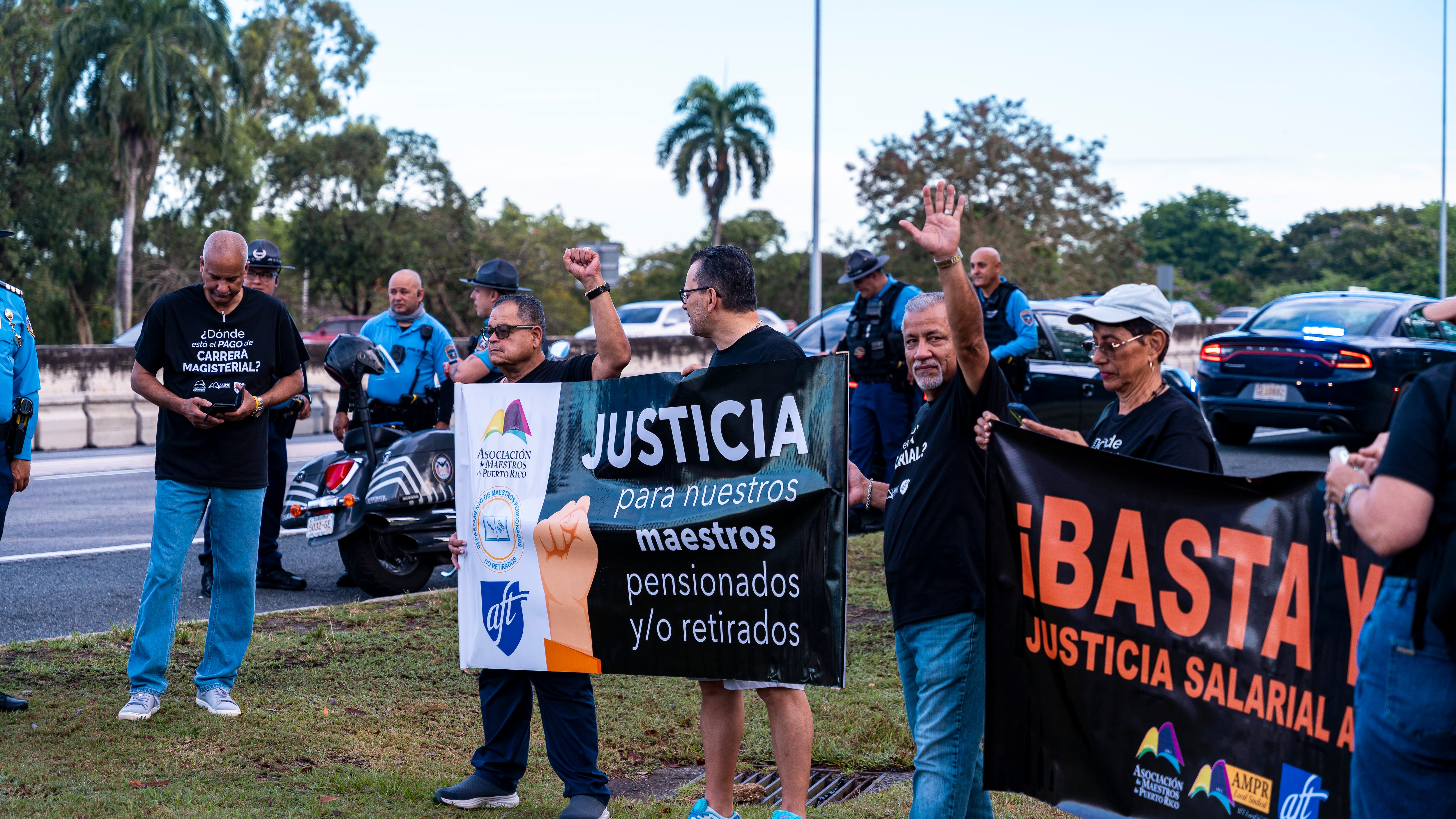 Maestros se manifiestan en el Día Internacional de los Trabajadores.