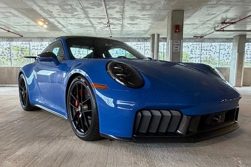 Porsche combina tradición e innovación en Miami con el 911 Carrera GTS T-Hybrid y la Formula E