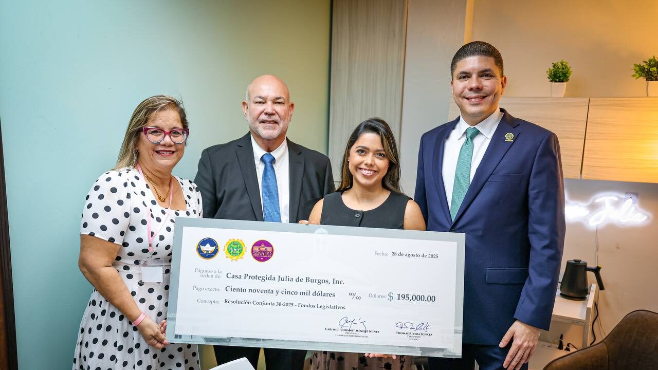 Casa Protegida Julia de Burgos recibe donativo para fortalecer servicios a víctimas de violencia de género