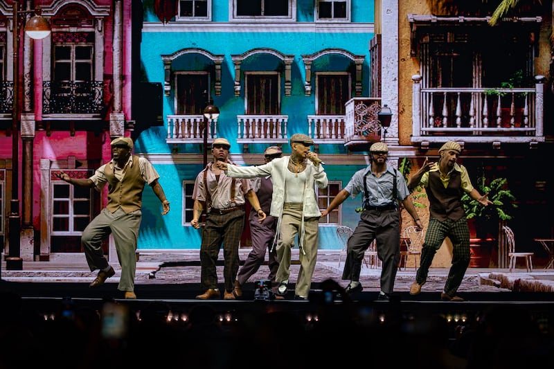 El exponente urbano, Rauw Alejandro, se presentó en el Coliseo de Puerto Rico.