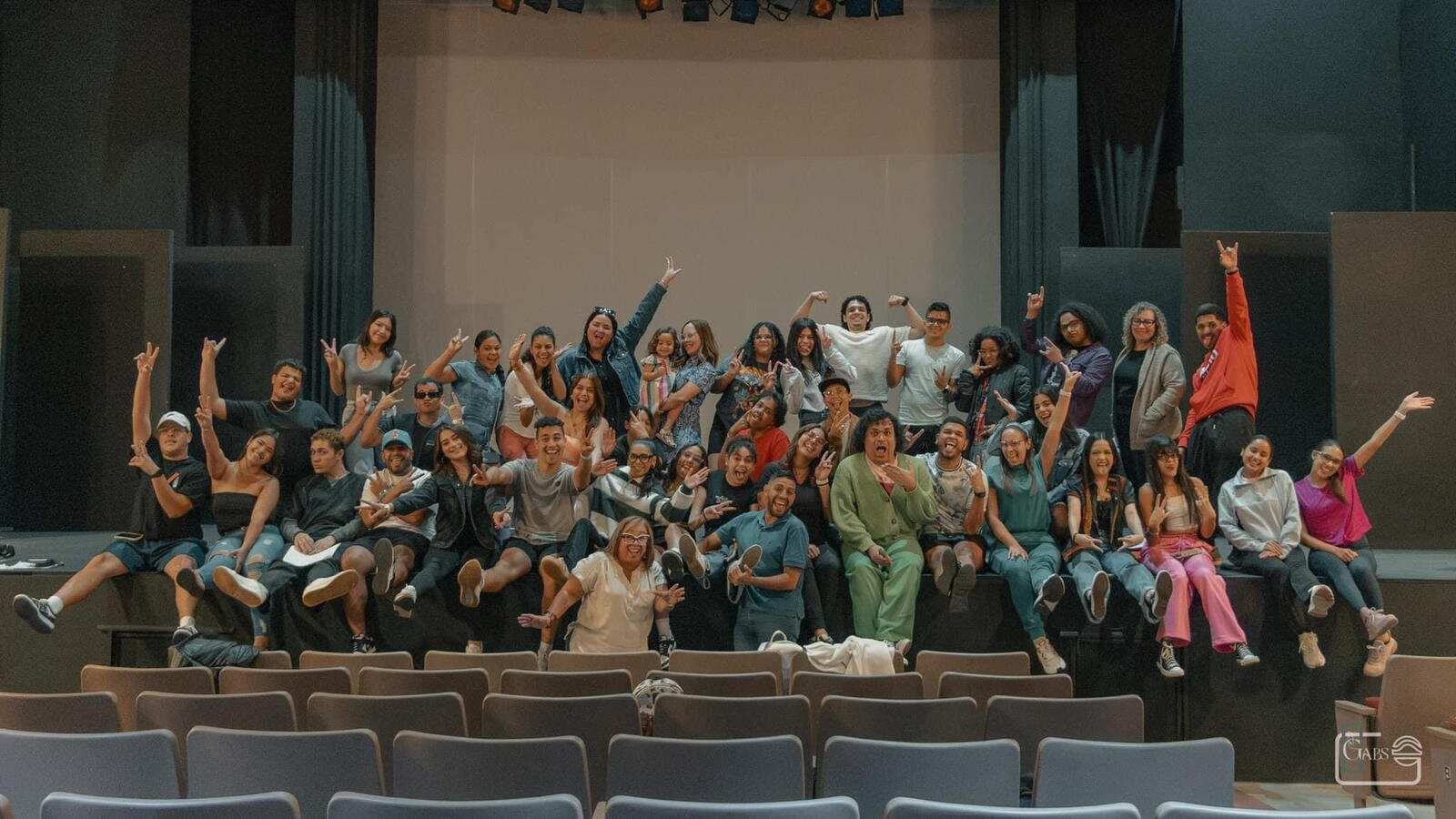 Nace el grupo teatral y musical “Las Bambalinas”.