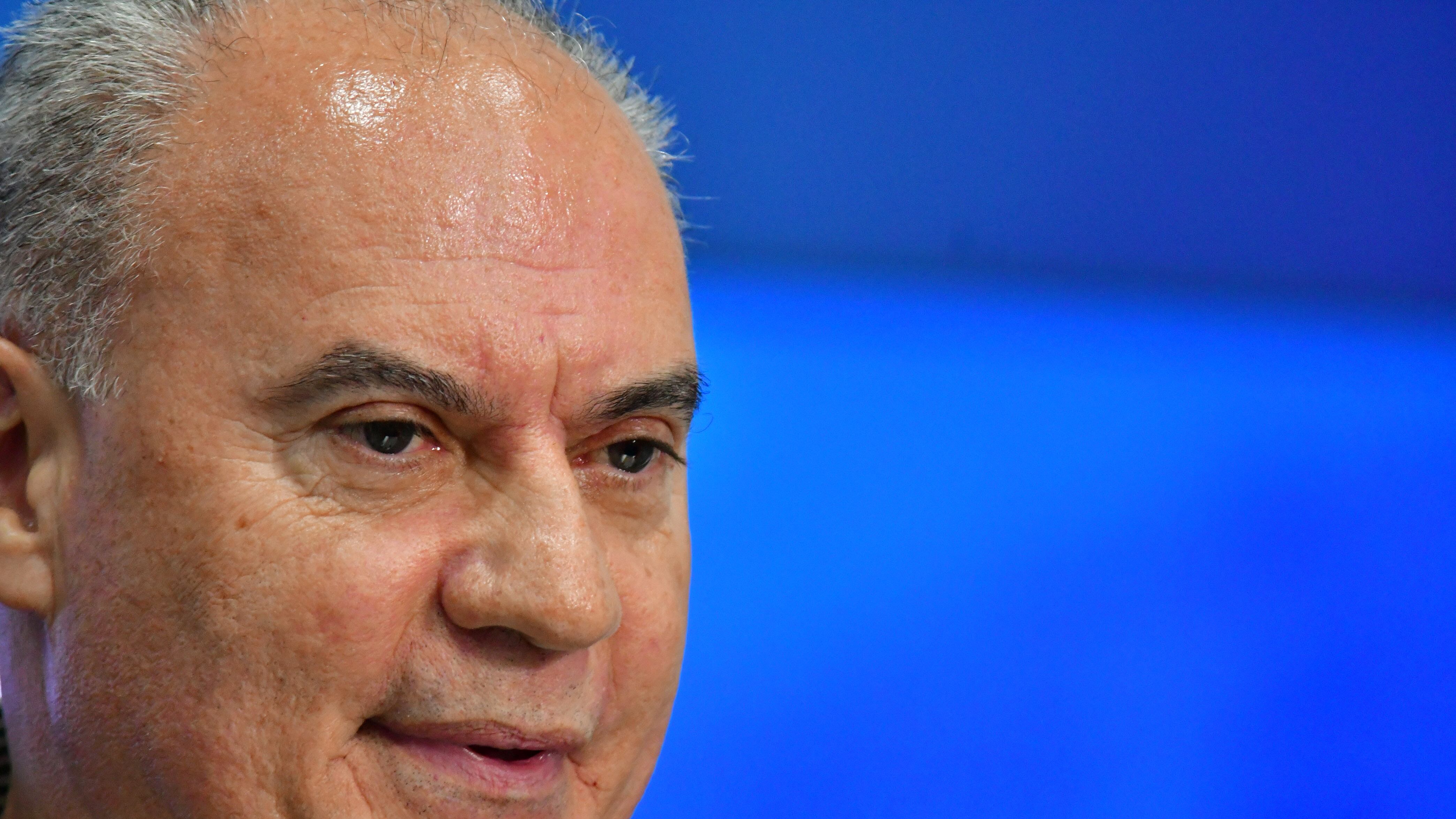 El representante Victor Parés Otero