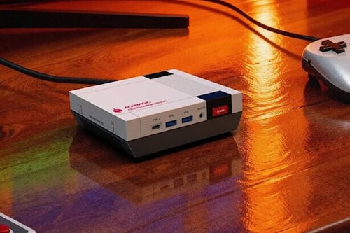 Crearon un Mini PC que tiene el diseño de la clásica NES