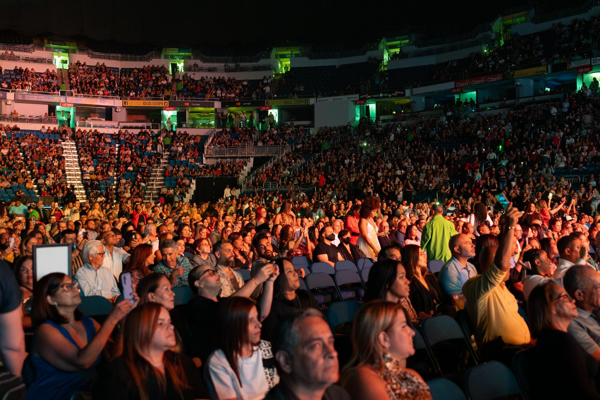 Ana Gabriel durante su presentación en el Coliseo de Puerto Rico.