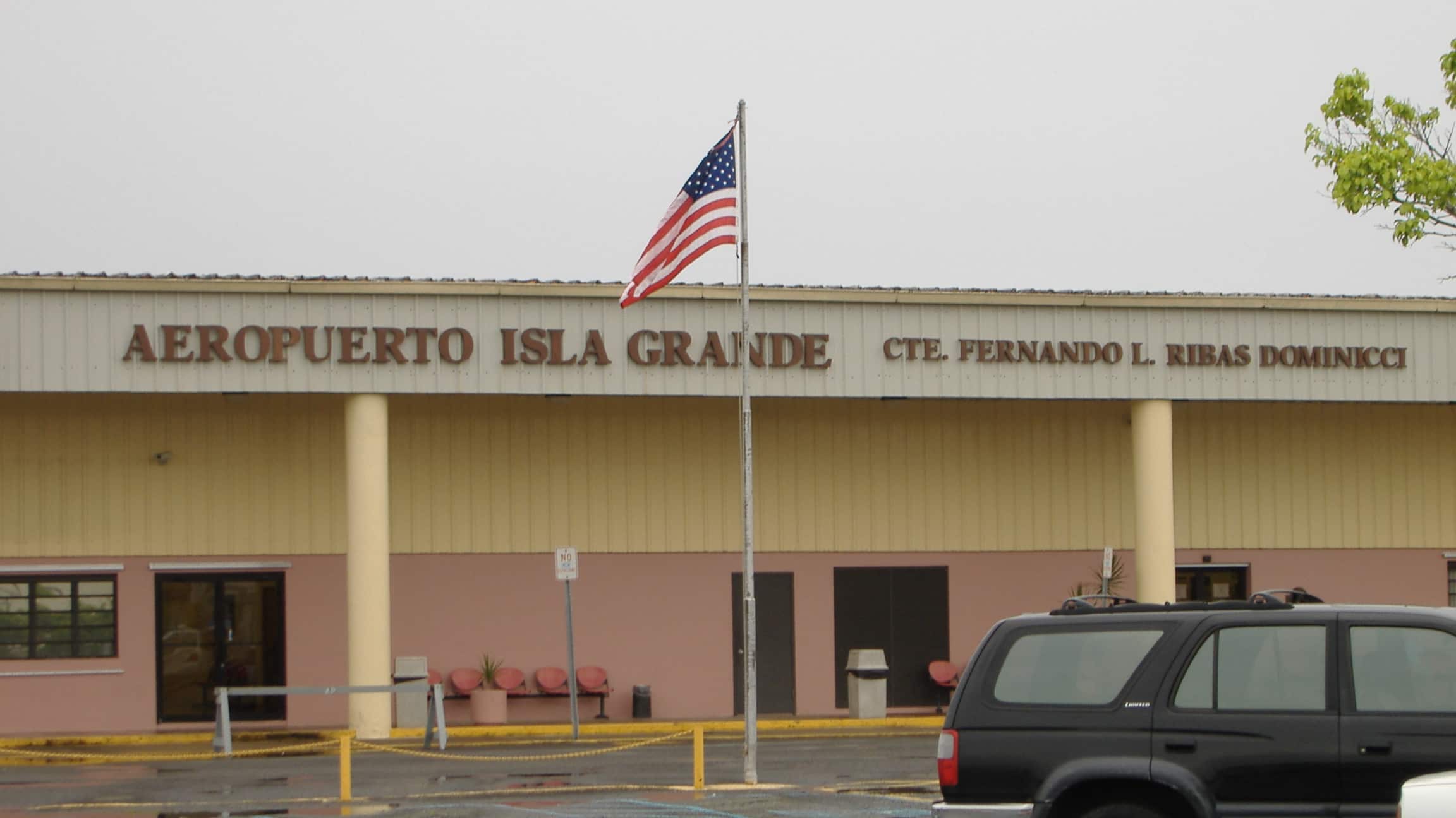 Aeropuerto regional Fernando Ribas Dominicci.