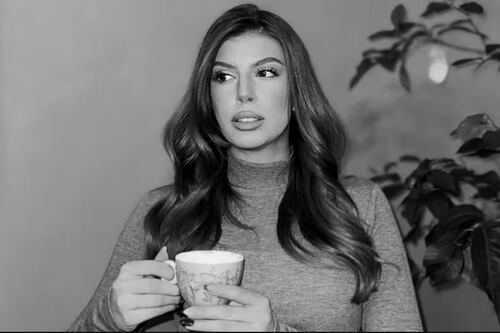 Muere influencer de 26 años, dos días después de su boda