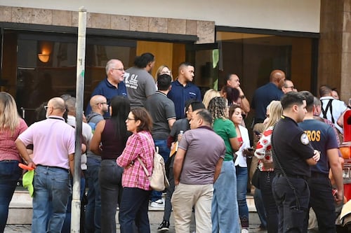 Activan protocolo de emergencia tras detectarse humo en sucursal de banco en Santurce