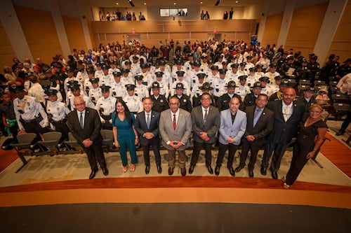 San Juan gradúa a 57 nuevos cadetes municipales, incluidos oficiales que integrarán la nueva Unidad Turística