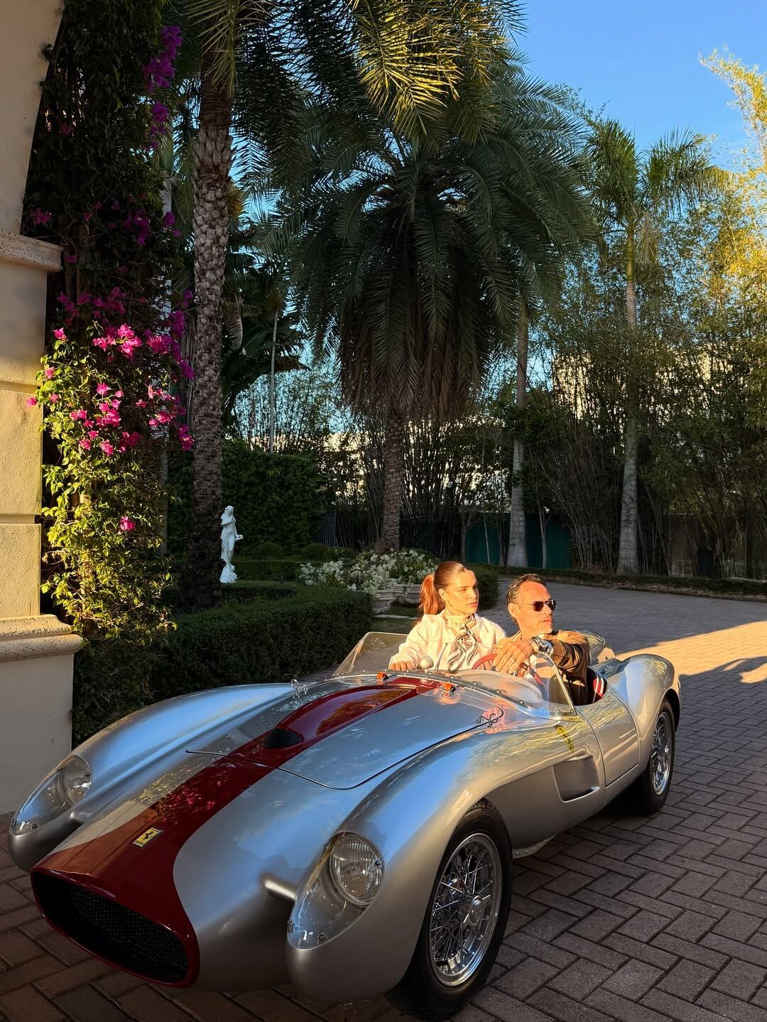 Instagram: @nadiaferreira