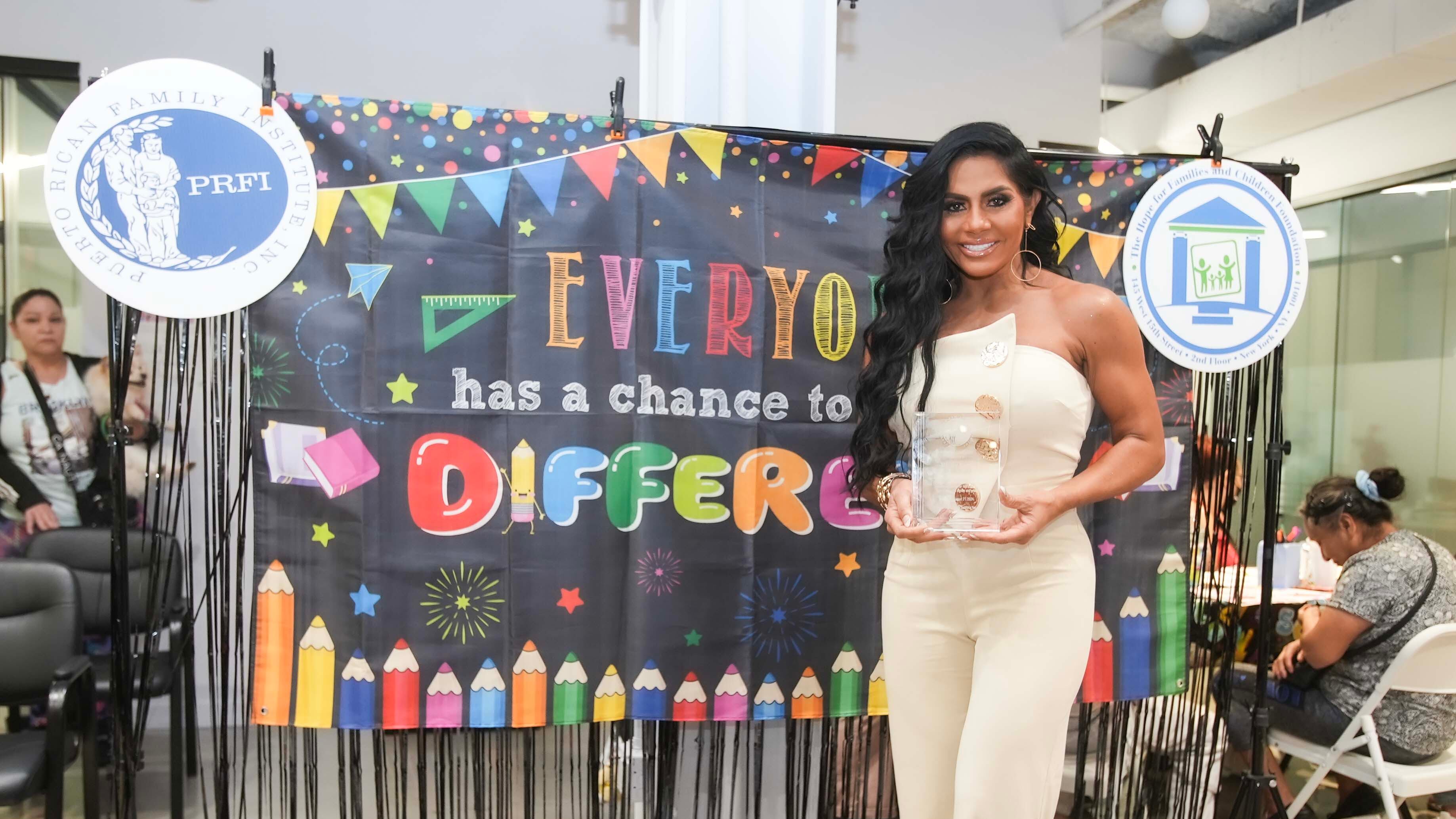 Reconocen a Maripily Rivera en Nueva York