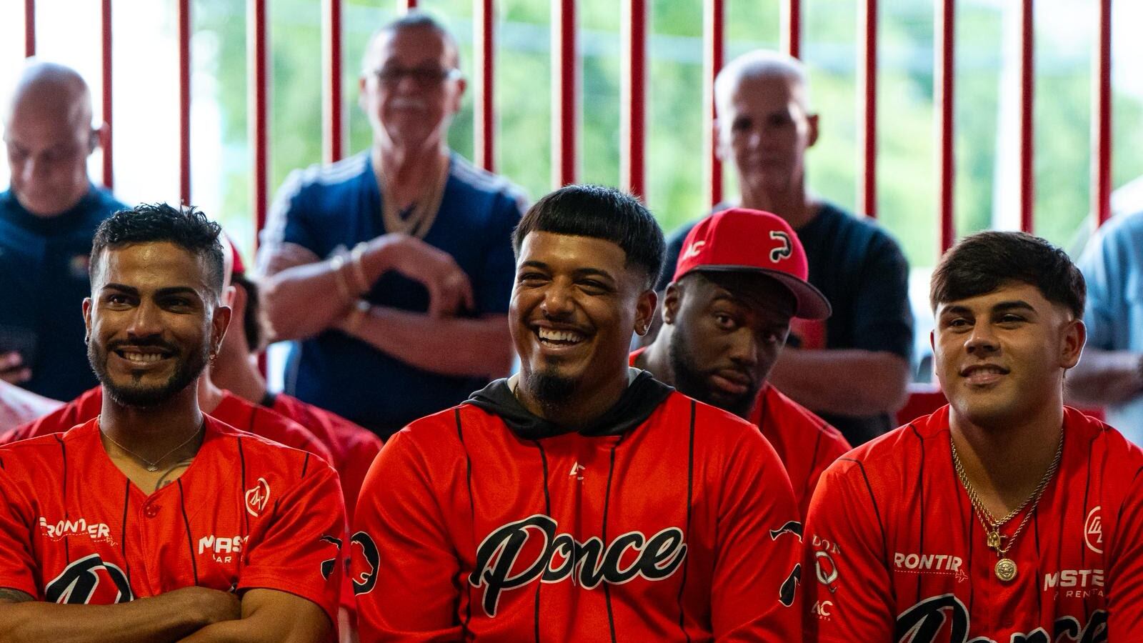 Los Leones presentan su equipo