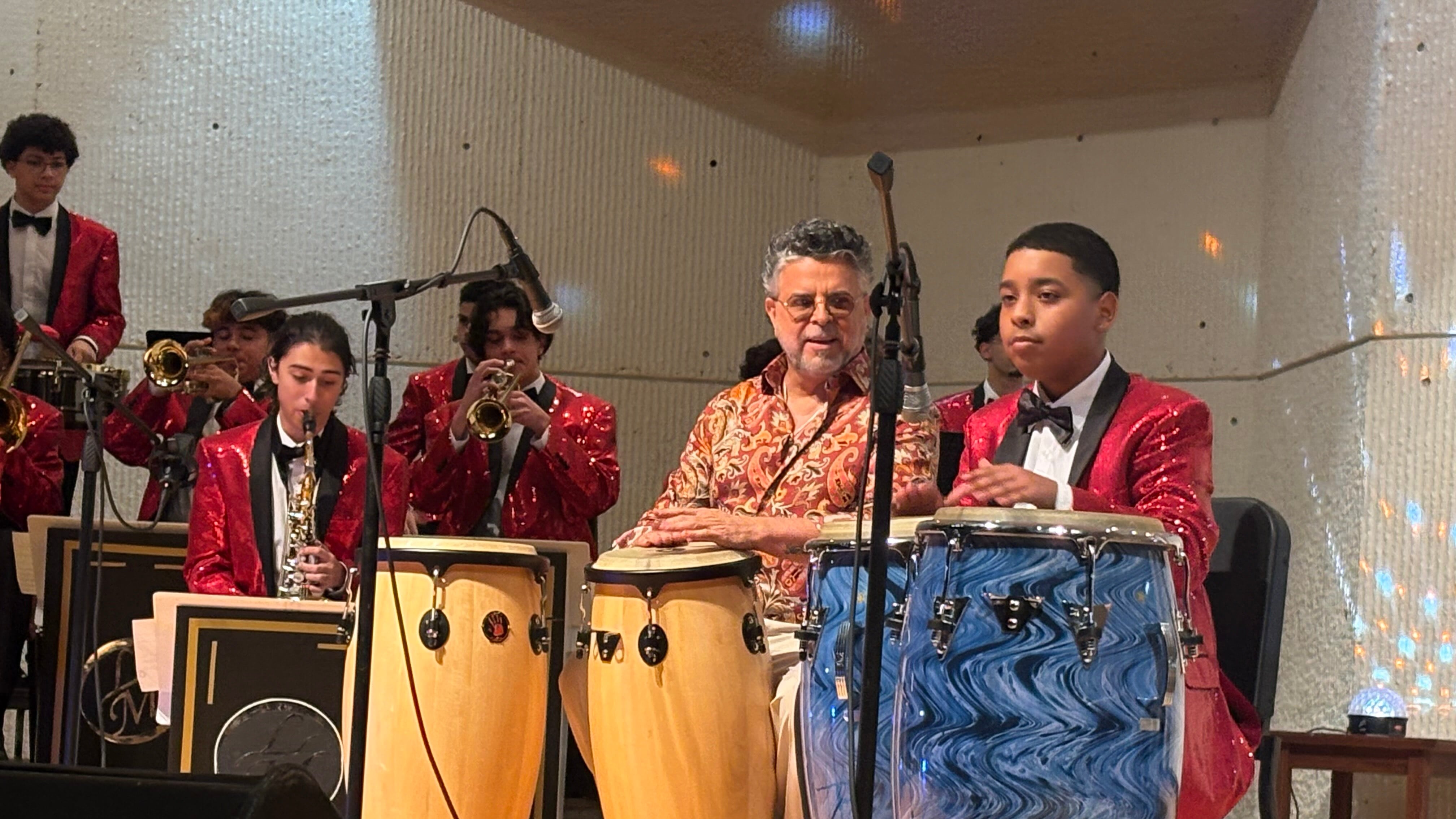 Escuela Libre de Música de San Juan rinde homenaje a Luis Enrique.