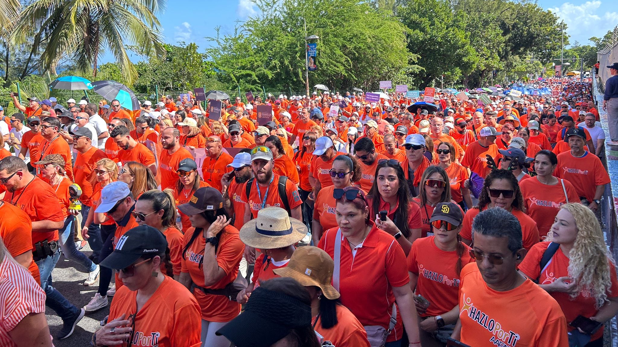 Asistentes a la marcha Hazlo Por Ti.
