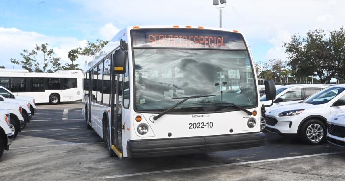 Entregan nueva flota de vehículos para el DTOP, ACT y AMA – Metro ...