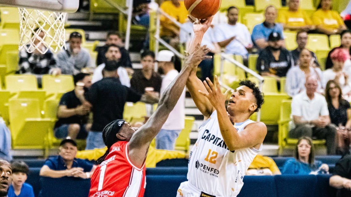 Capitanes de Arecibo.