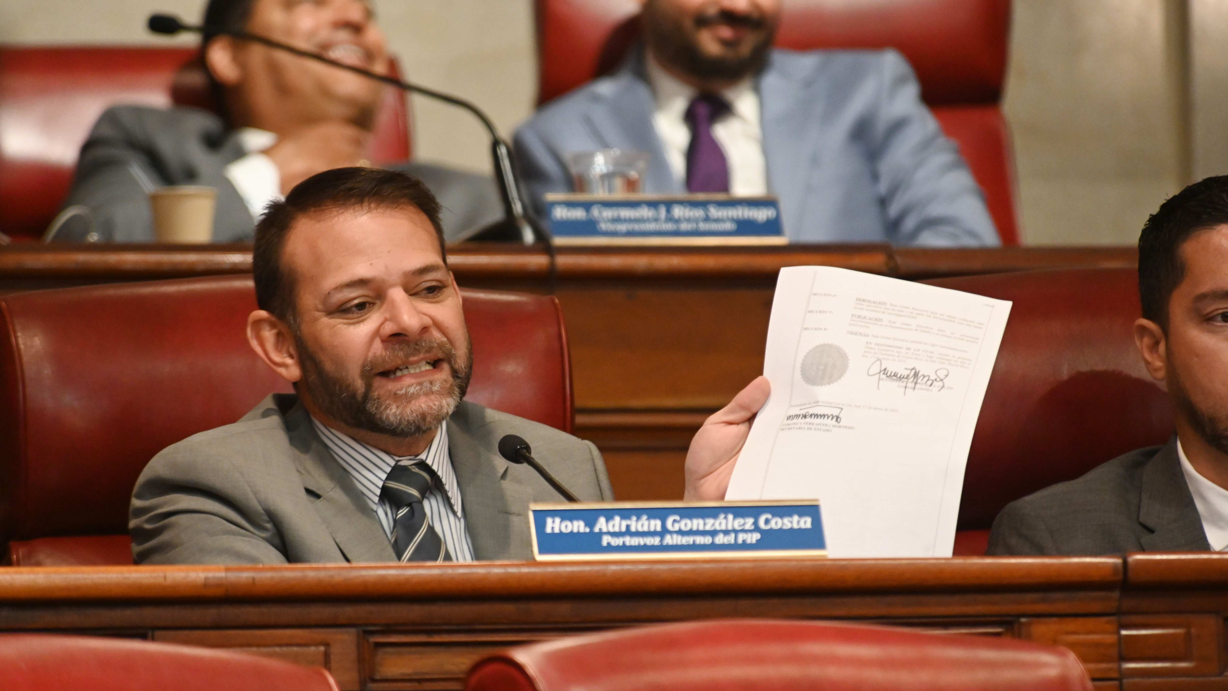 Comisión Total del Senado, para evaluar el nombramiento de Secretaria de Estado a la Lic. Véronica Ferraiuolo Horned