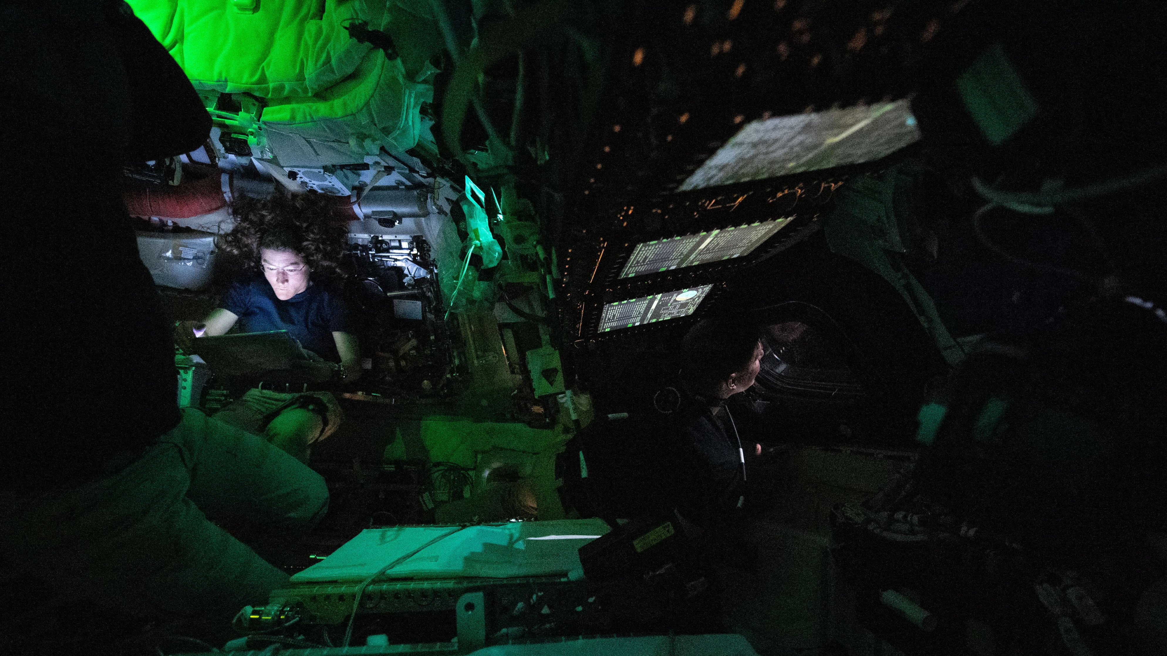 Fotografía tomada de la cuenta oficial en X de la @NASA que muestra a los astronautas de Artemis II. EFE/ @NASA