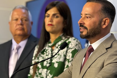 Senadores populares exigen interpelación al Secretario de Salud ante caso Domenech y Politank