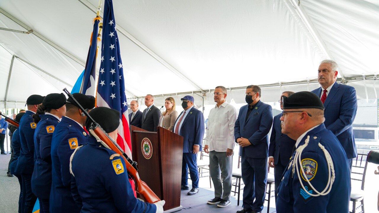 Gobernador Pierluisi participa de homenaje a policías caídos