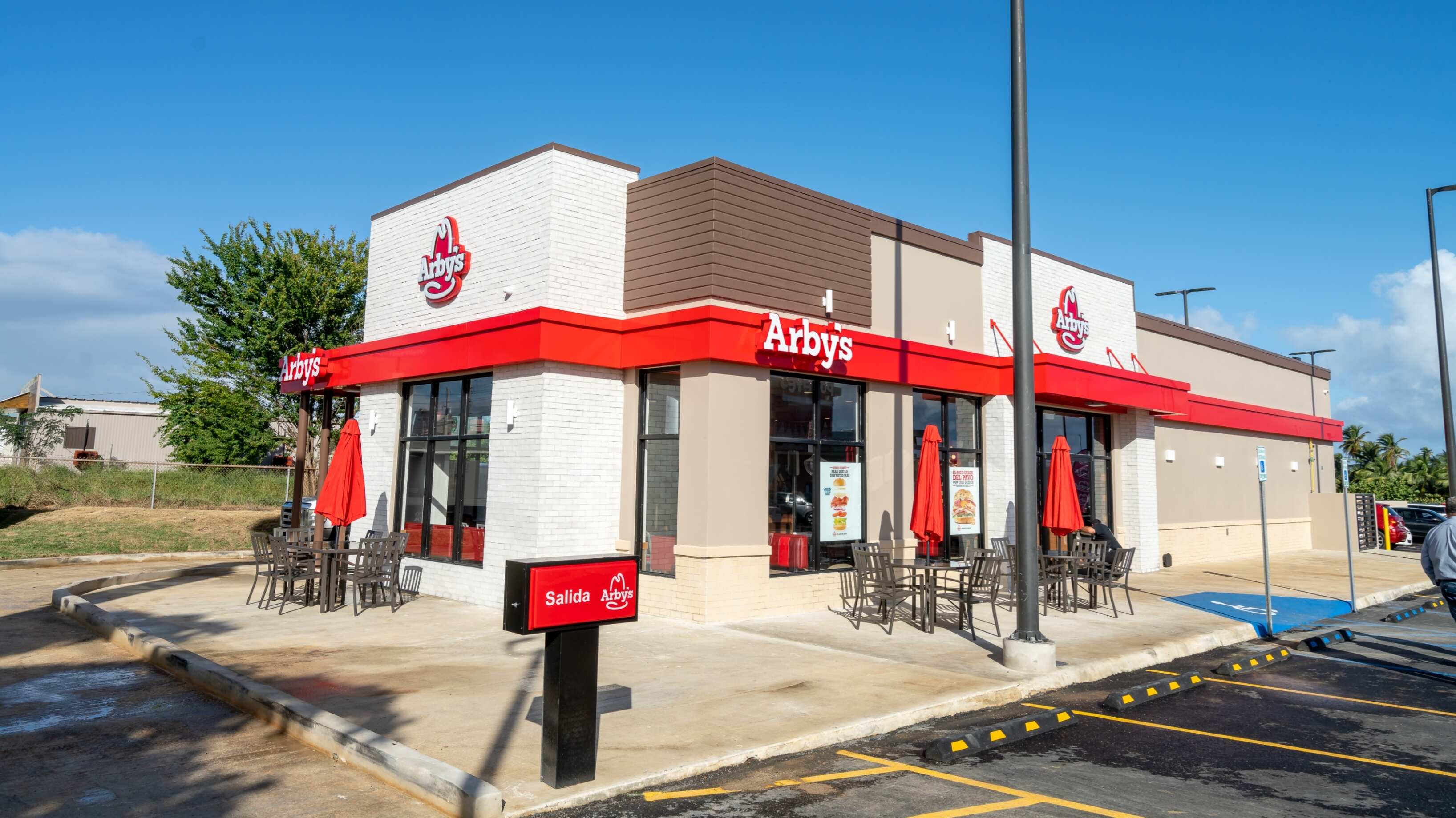 Arby's se expande en la isla.