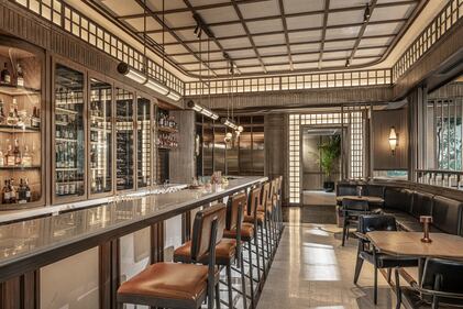 Bangkok tiene hoy una joya arquitectónica que es ideal para el descanso de los viajeros: el Four Seasons Hotel Bangkok at Chao Phraya River.