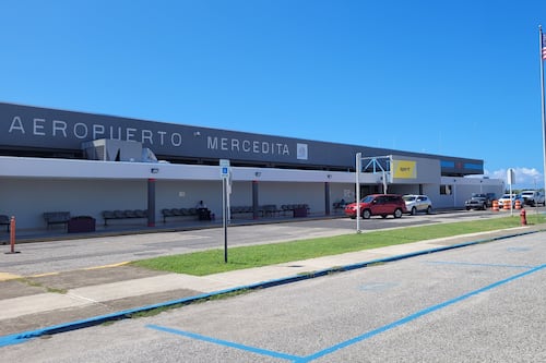 Policía investiga caída de hombre desde torre de control en el aeropuerto Mercedita