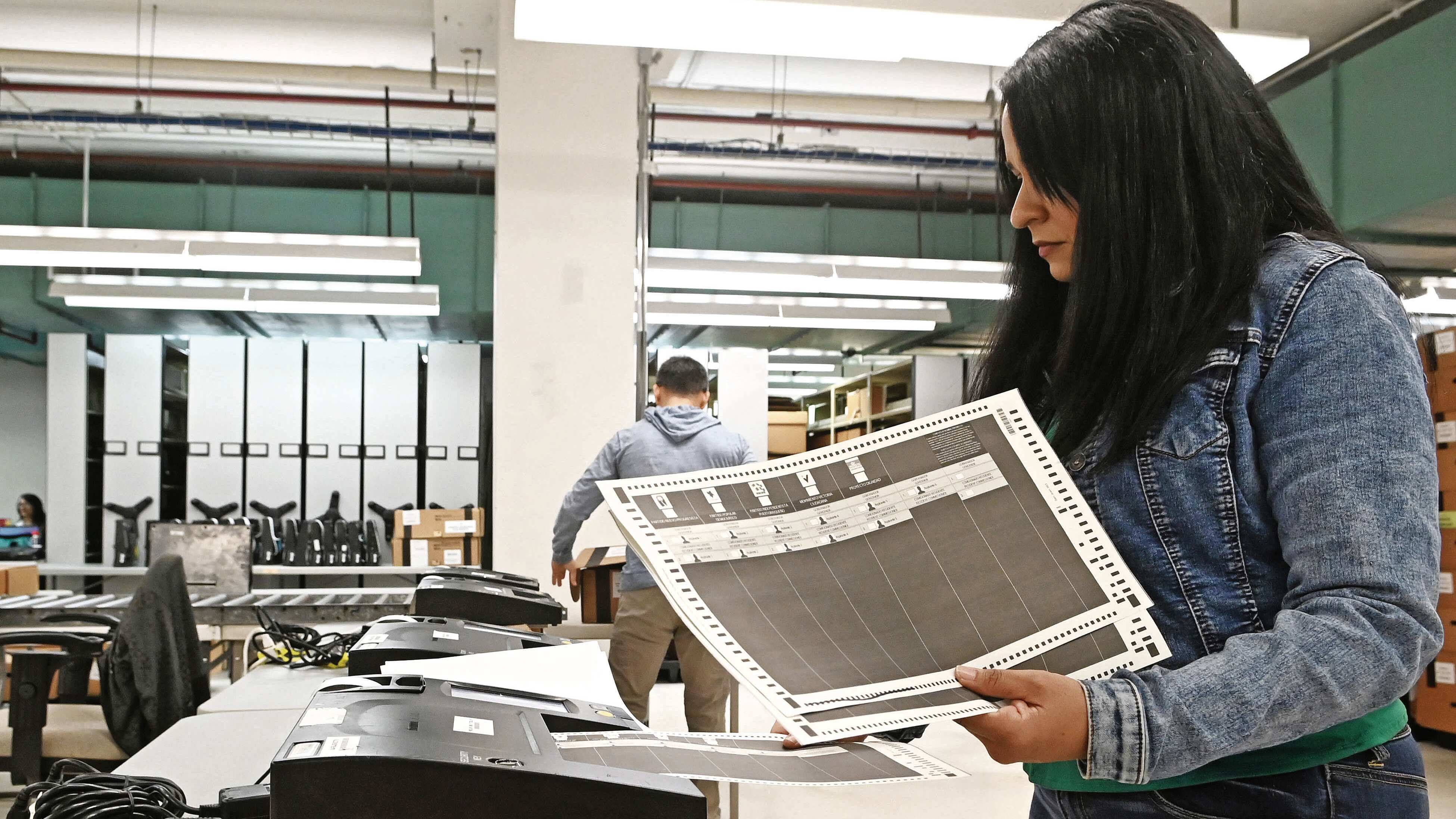 Mantenimiento de las máquinas de escrutinio electrónico.