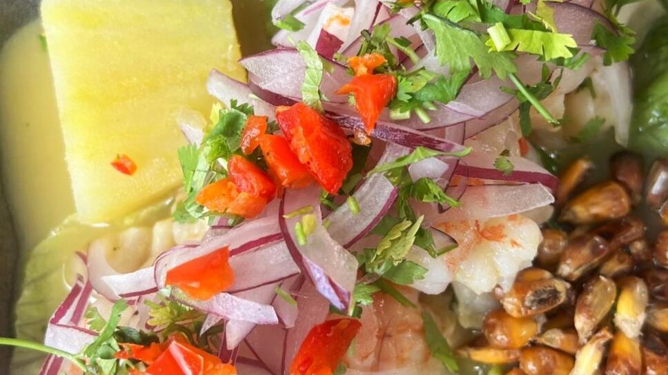 Cocina peruana fusión puertorriqueña.