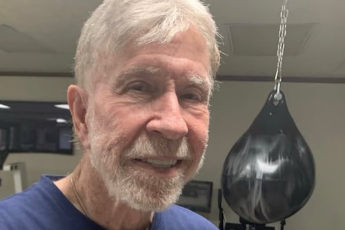 “Un esposo devoto”: Familia de Chuck Norris se alejó de los memes y sacó su lado más humano con emotivo mensaje