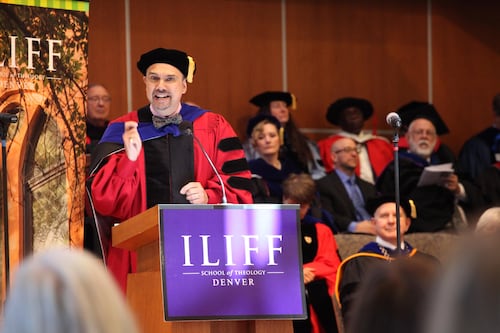 Teólogo hispano alerta del cristianismo como pretexto para políticas antimigrantes en EEUU