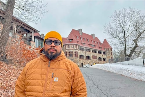 David Zayas realiza residencia artística en una prestigiosa escuela de Massachusetts