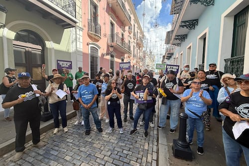 Denuncian incumplimiento de gobernadora con pensionados del servicio público