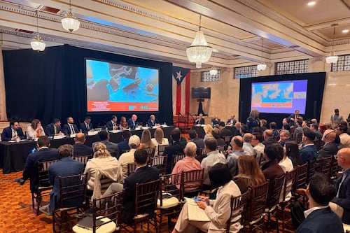 Reconstrucción no despega: $44,000 millones en fondos federales siguen sin llegar a la economía