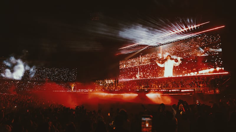 Bad Bunny primera noche de concierto en Medellín 2026.