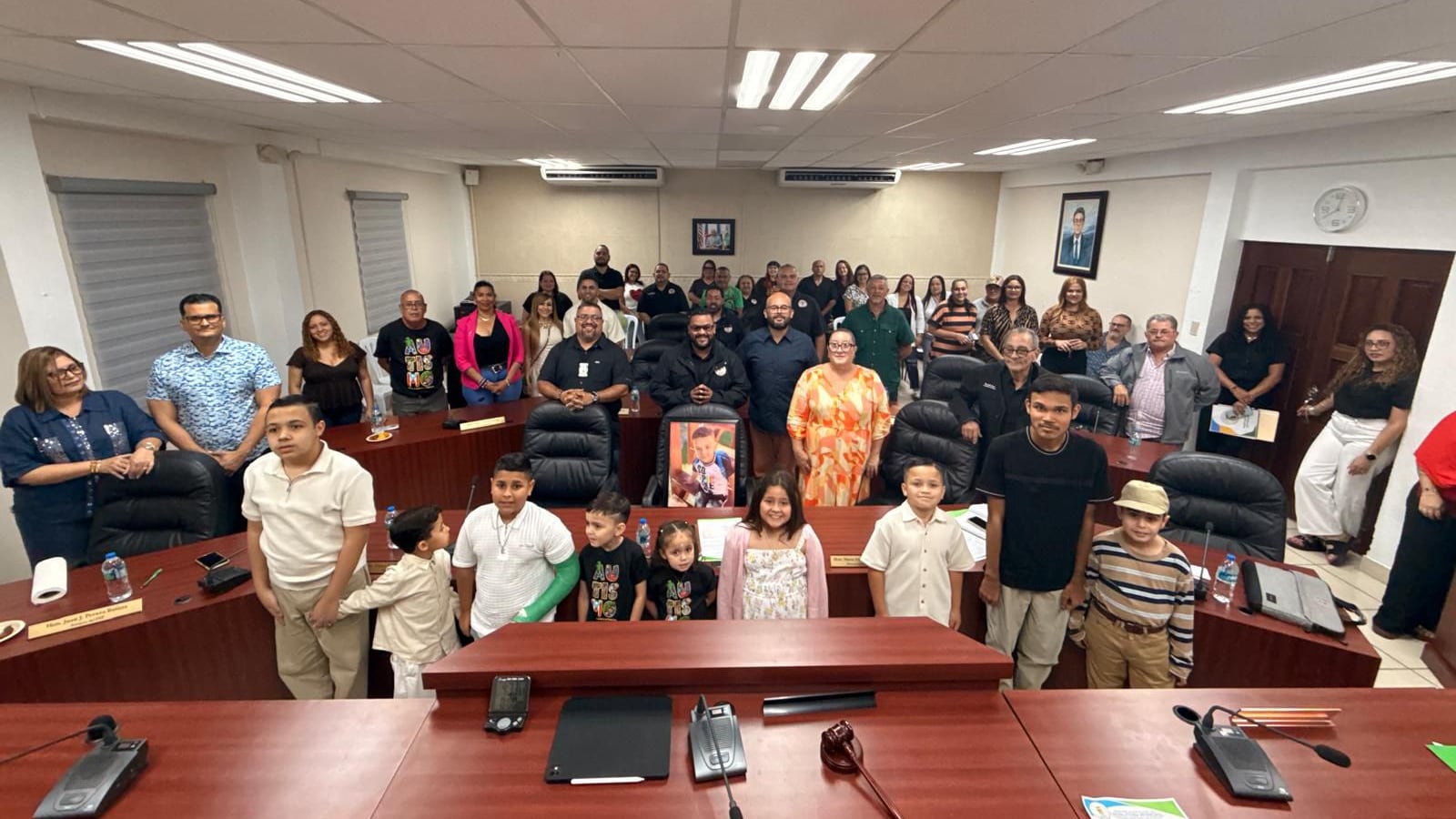 Sesión especial del Día Mundial de la Concienciación sobre el Autismo en el municipio de Hatillo.