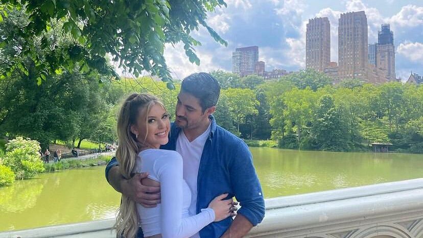 Madison Anderson Berríos y el actor mexicano, José “Pepe” Gámez.