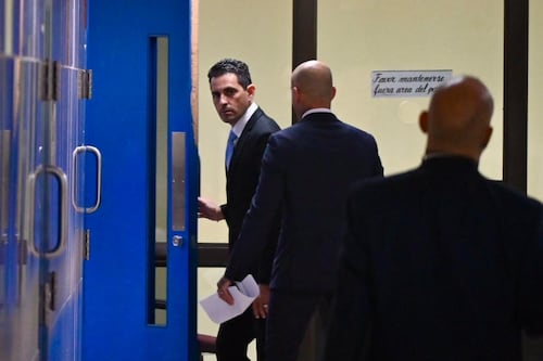 Multa y 4 años de probatoria a Juan Maldonado por compra ilegal de pruebas COVID-19