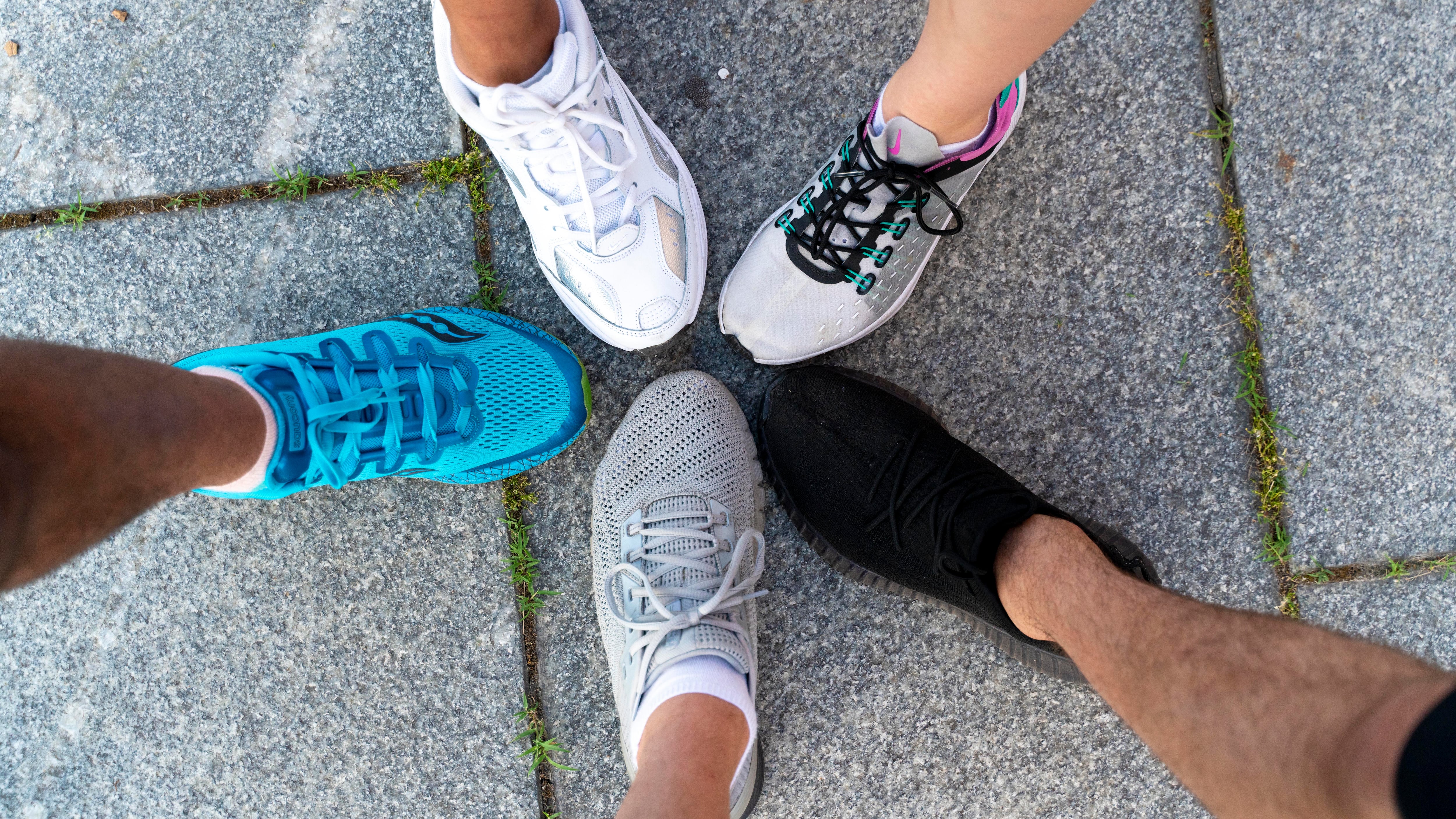 El calzado es uno de los elementos más importantes para realizar muchos deportes, y el ‘running’ no es la excepción. Foto: Freepik.