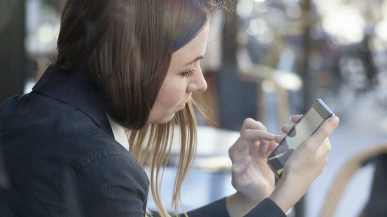 La exposición a las pantallas daña la vista en gran medida.