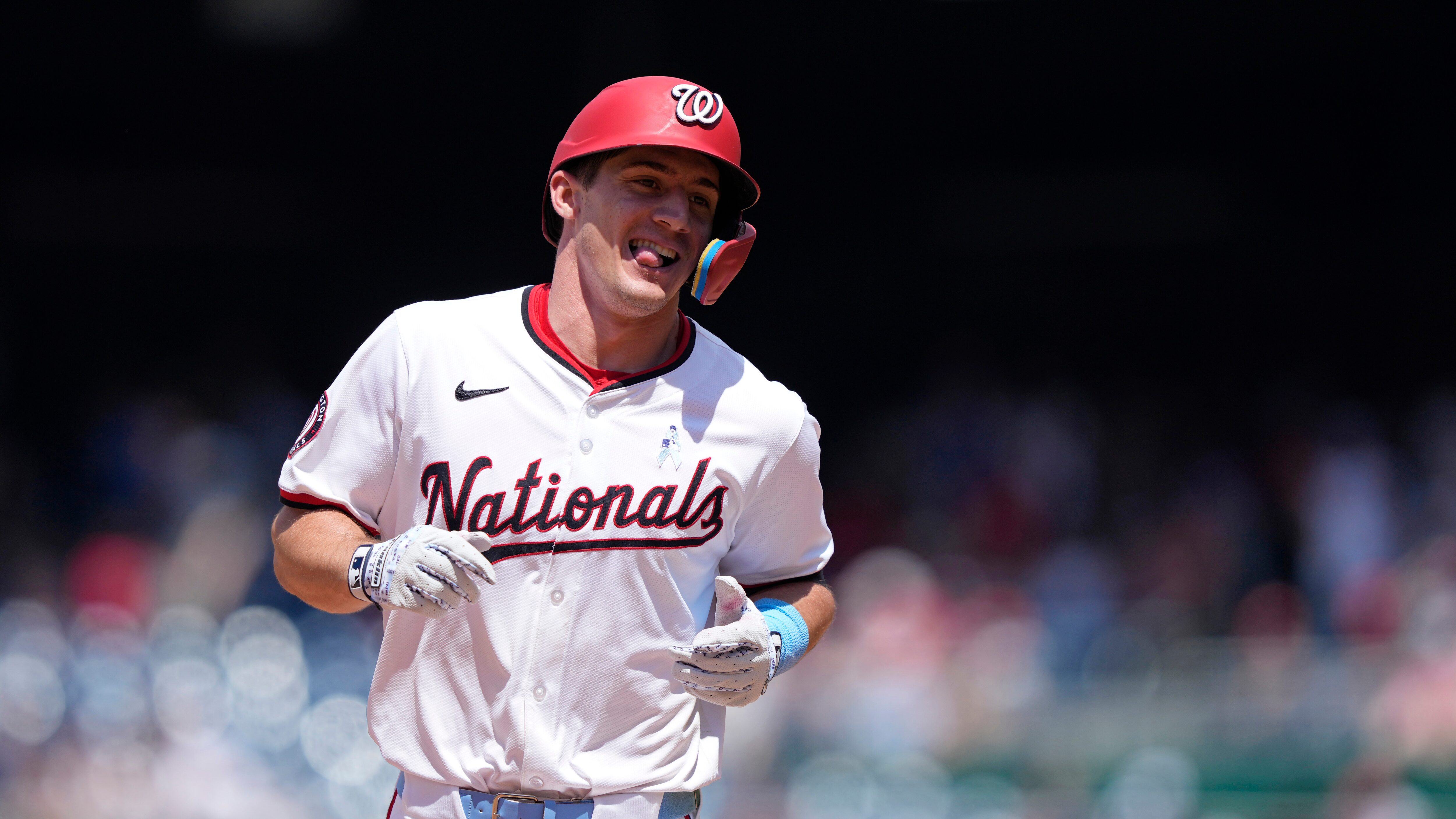 Jacob Young de los Nacionales de Washington luego de conectar un jonrón ante los Marlins de Miami, el domongo 16 de junio de 2024, en Washington. (AP Foto/Susan Walsh)