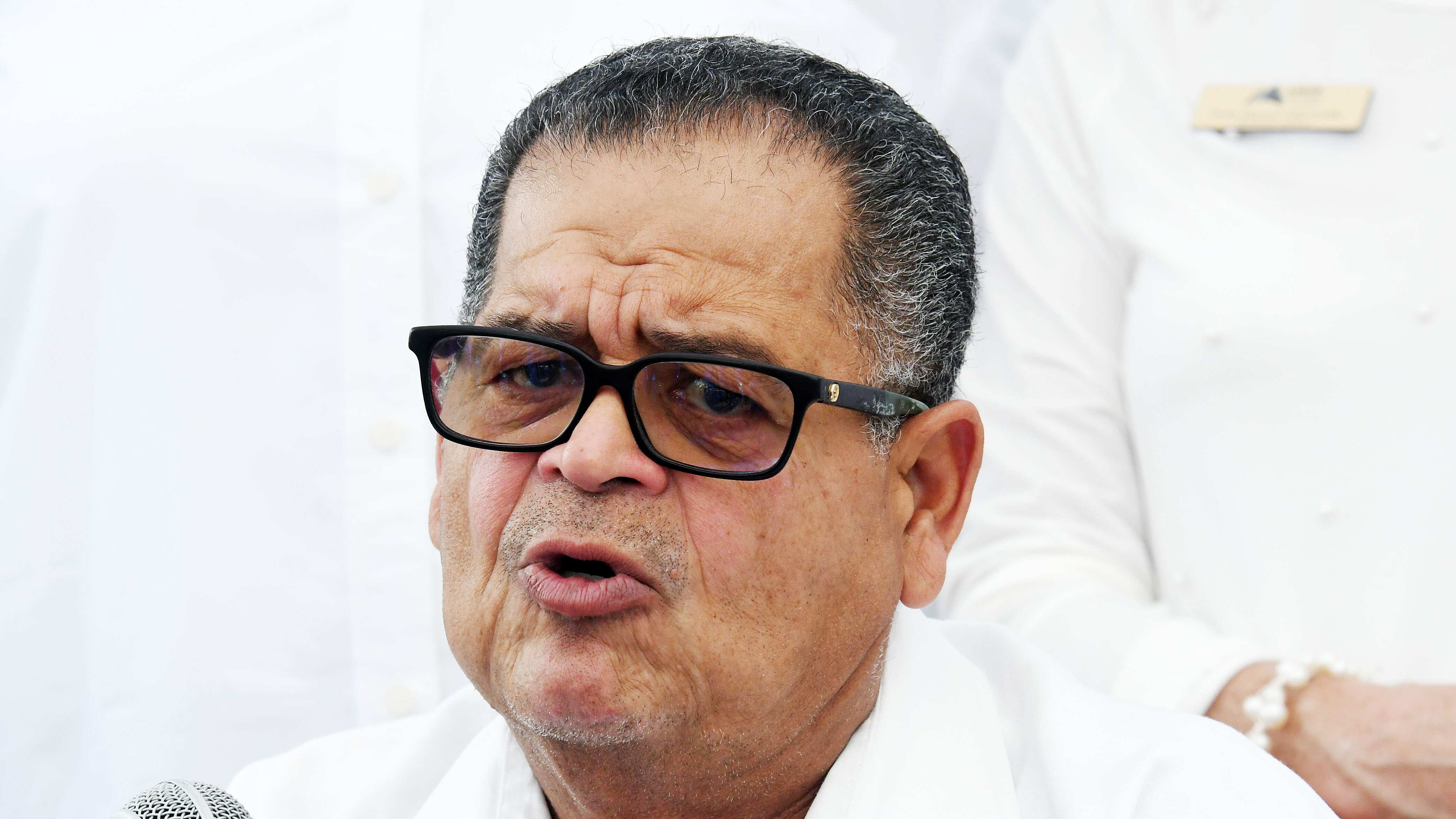 Conferencia de Prensa de la Asociación de Maestros que se suma a la lucha contra la política de reducción de fondos educativos de la administración Trump.