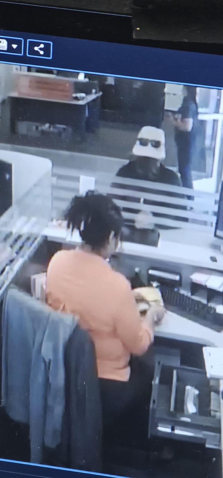 Robo en banco de Guayama.