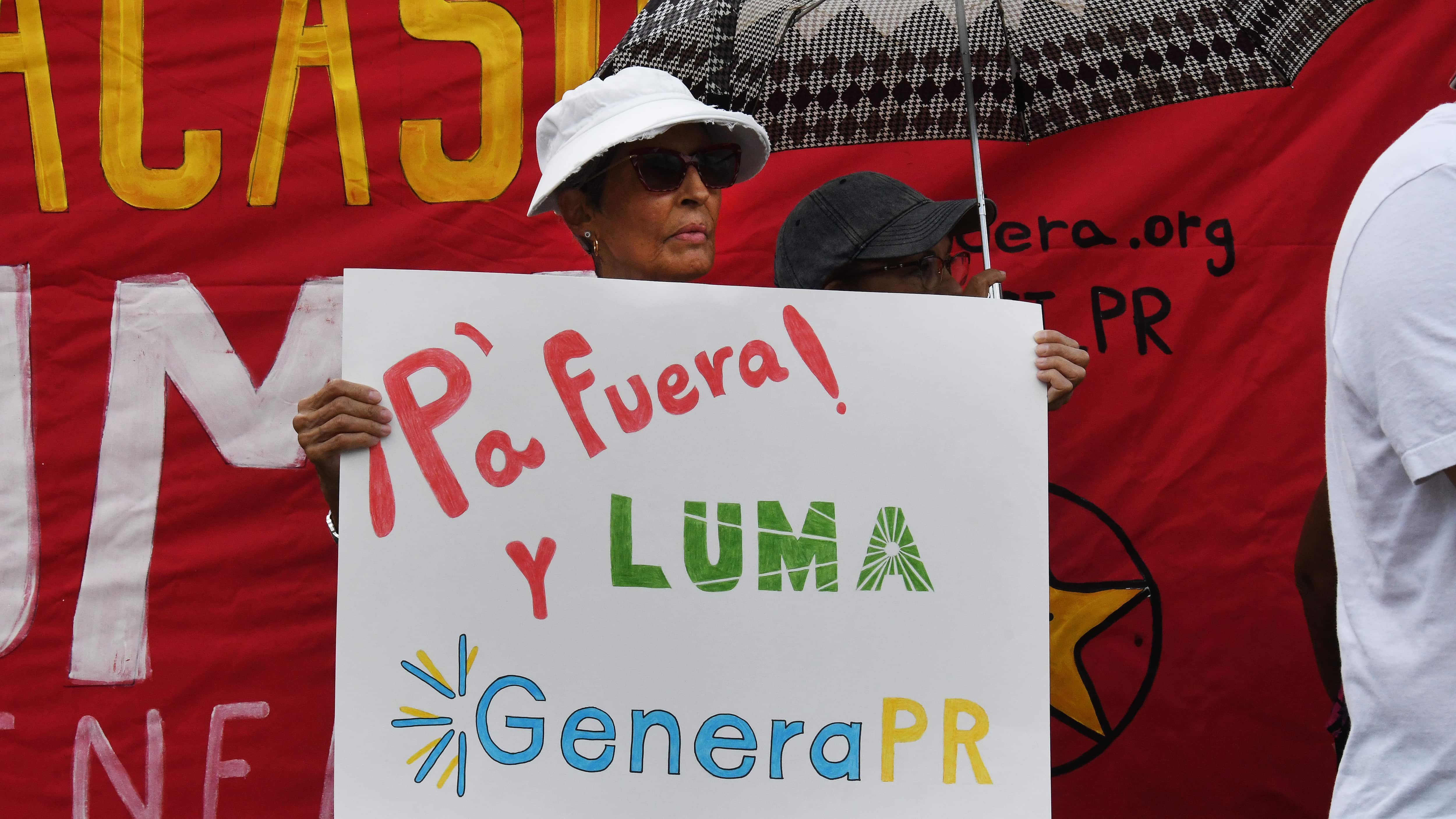Protesta de cooperativas de condominios en contra de LUMA
