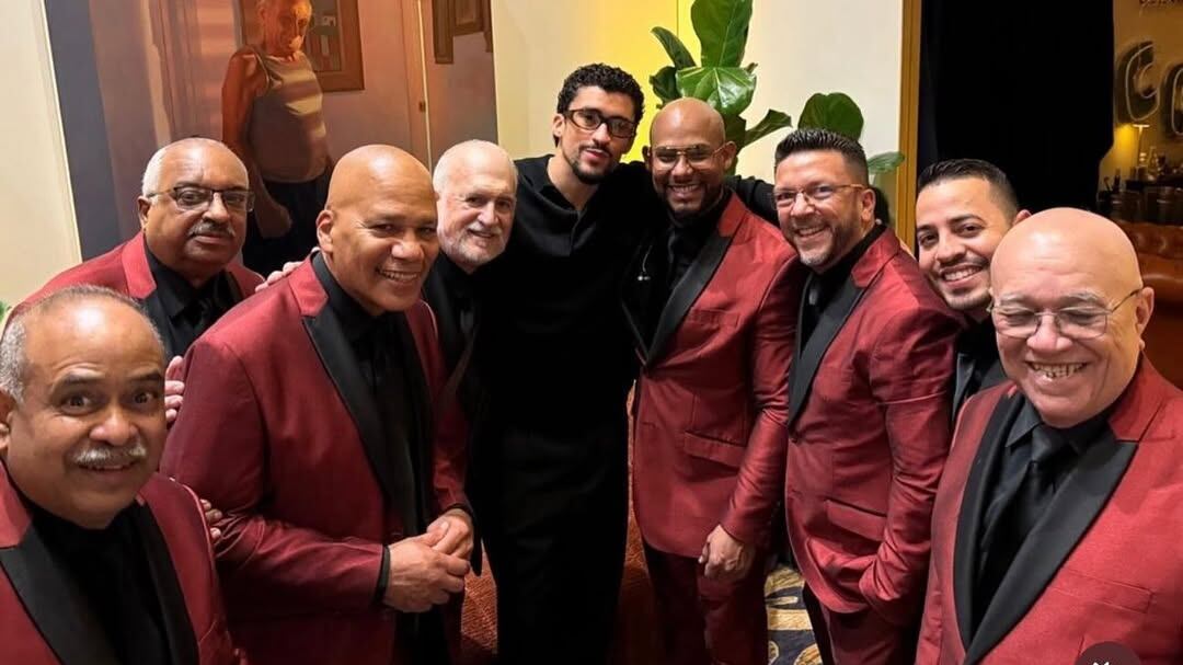 Bad Bunny y el Gran Combo de Puerto Rico en el "after party" de la residencia de conciertos "No me quiero ir de aquí".