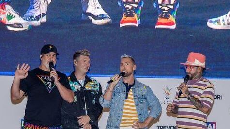 Backstreet Boys y NSYNC hacen la coreografía de ‘Bye Bye Bye’